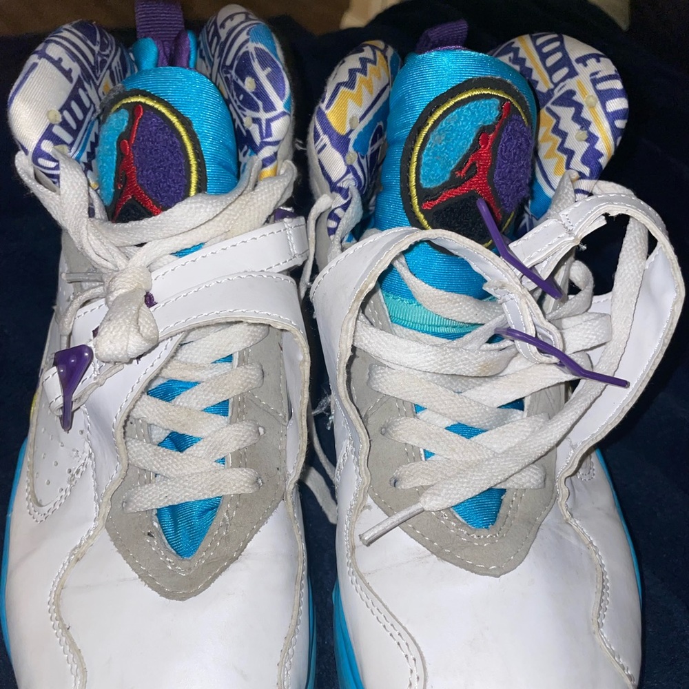 Jordon retro 8.5 blue white purple yellow gray